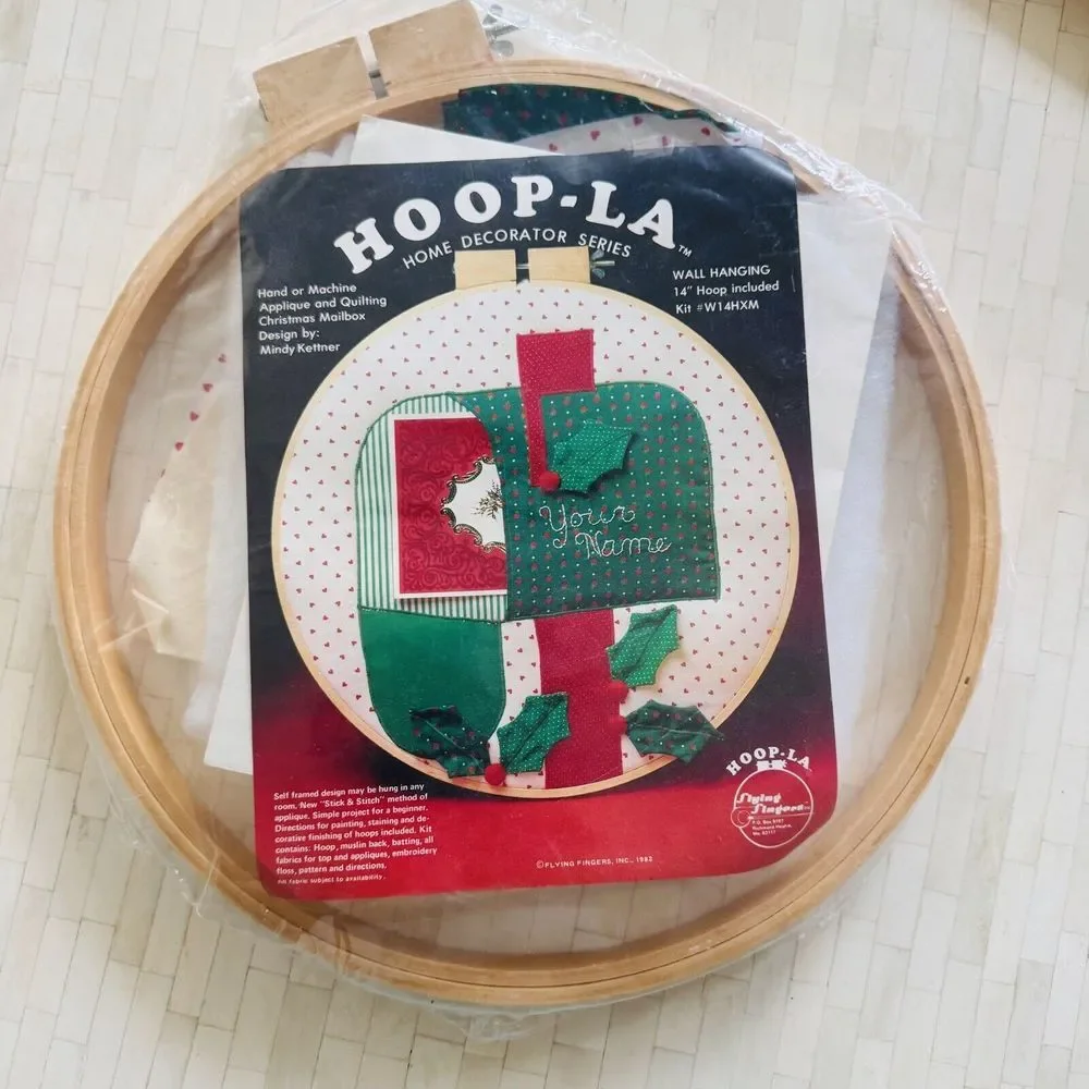Vtg 80s Christmas Card Holder Hoop-La Applique Quilt Kit Wall Hanging 14